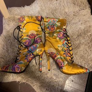 Sexy Yellow Embroidered Design Heel Boot
